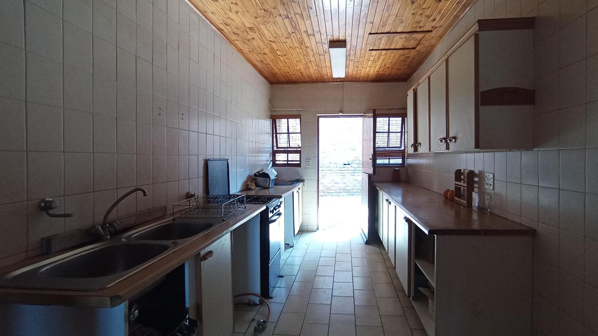 Scullery - 20 square meters of property in Moreletapark