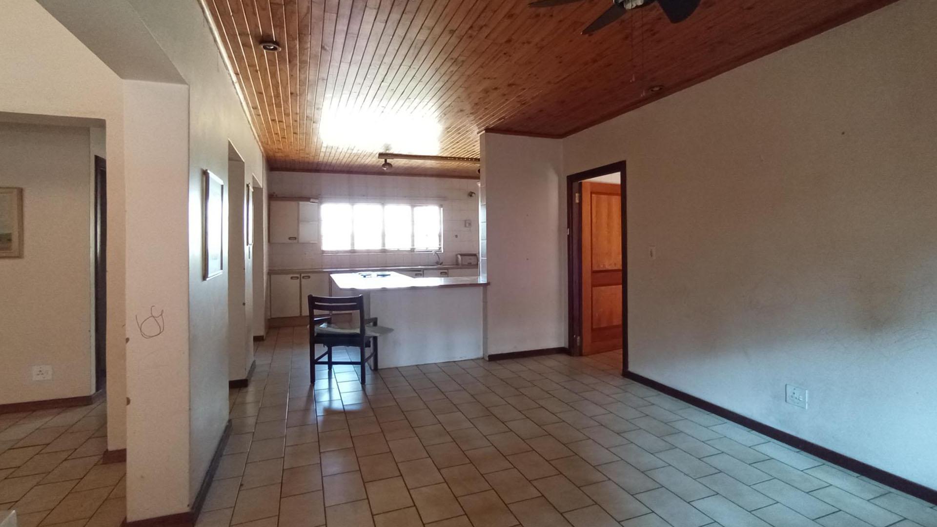 Dining Room - 24 square meters of property in Moreletapark