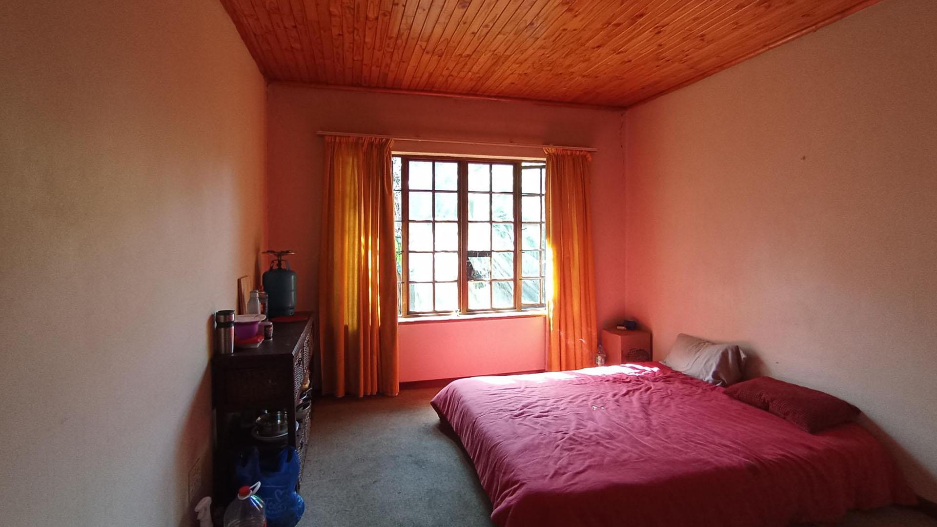 Bed Room 2 - 18 square meters of property in Moreletapark