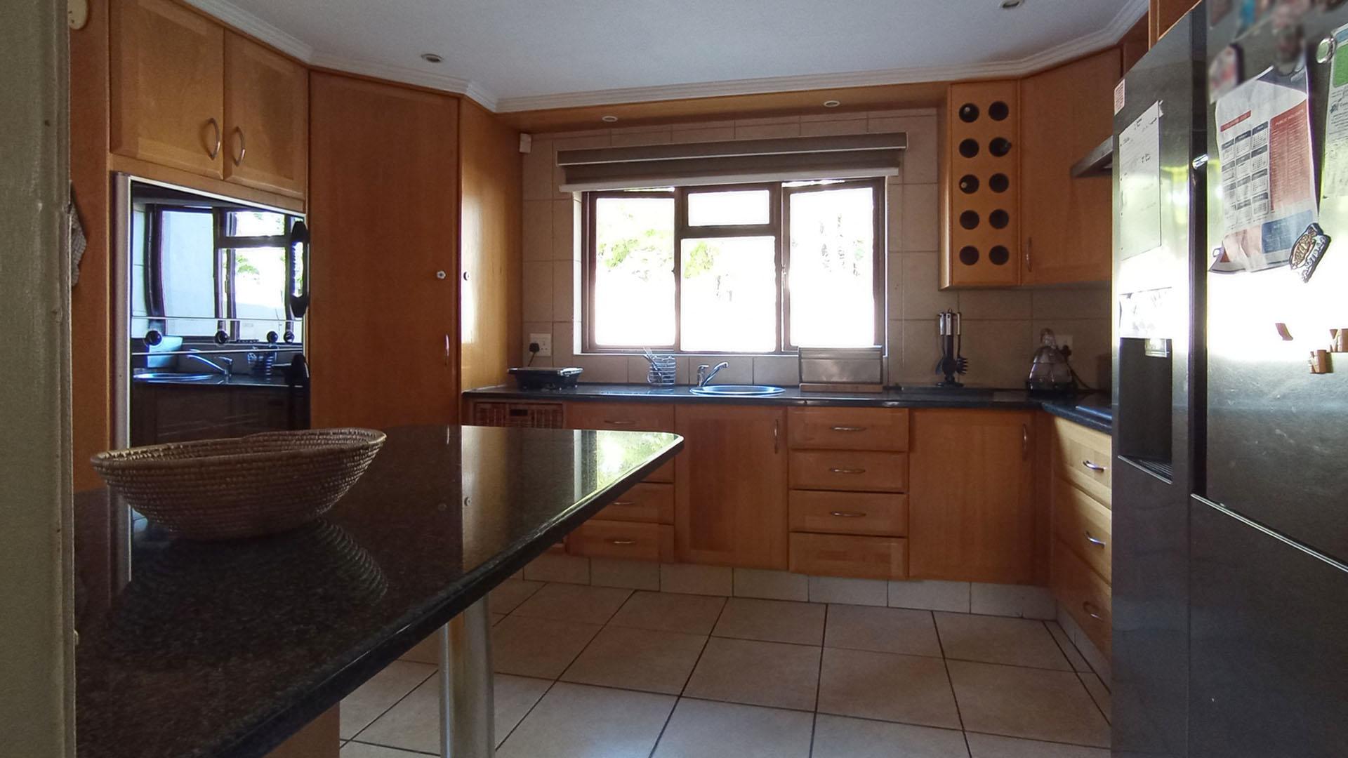 Kitchen - 19 square meters of property in Amberfield