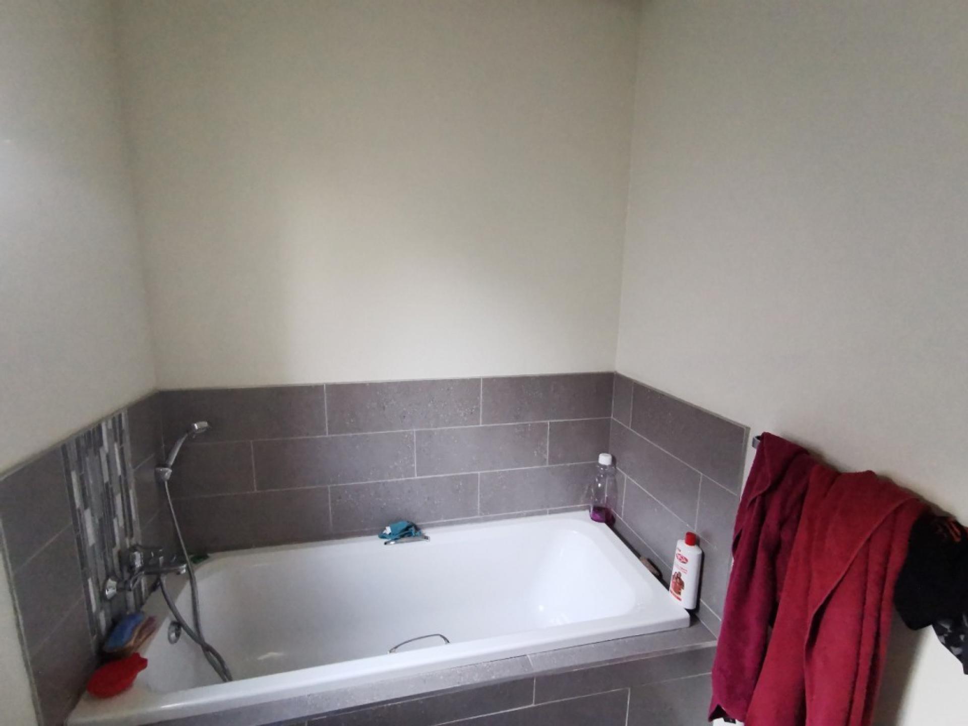  of property in Chantelle