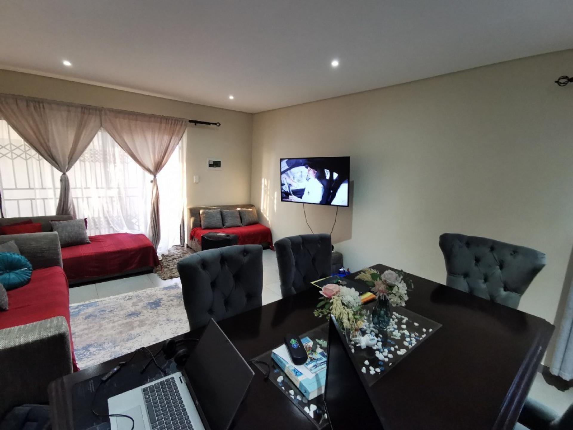  of property in Chantelle