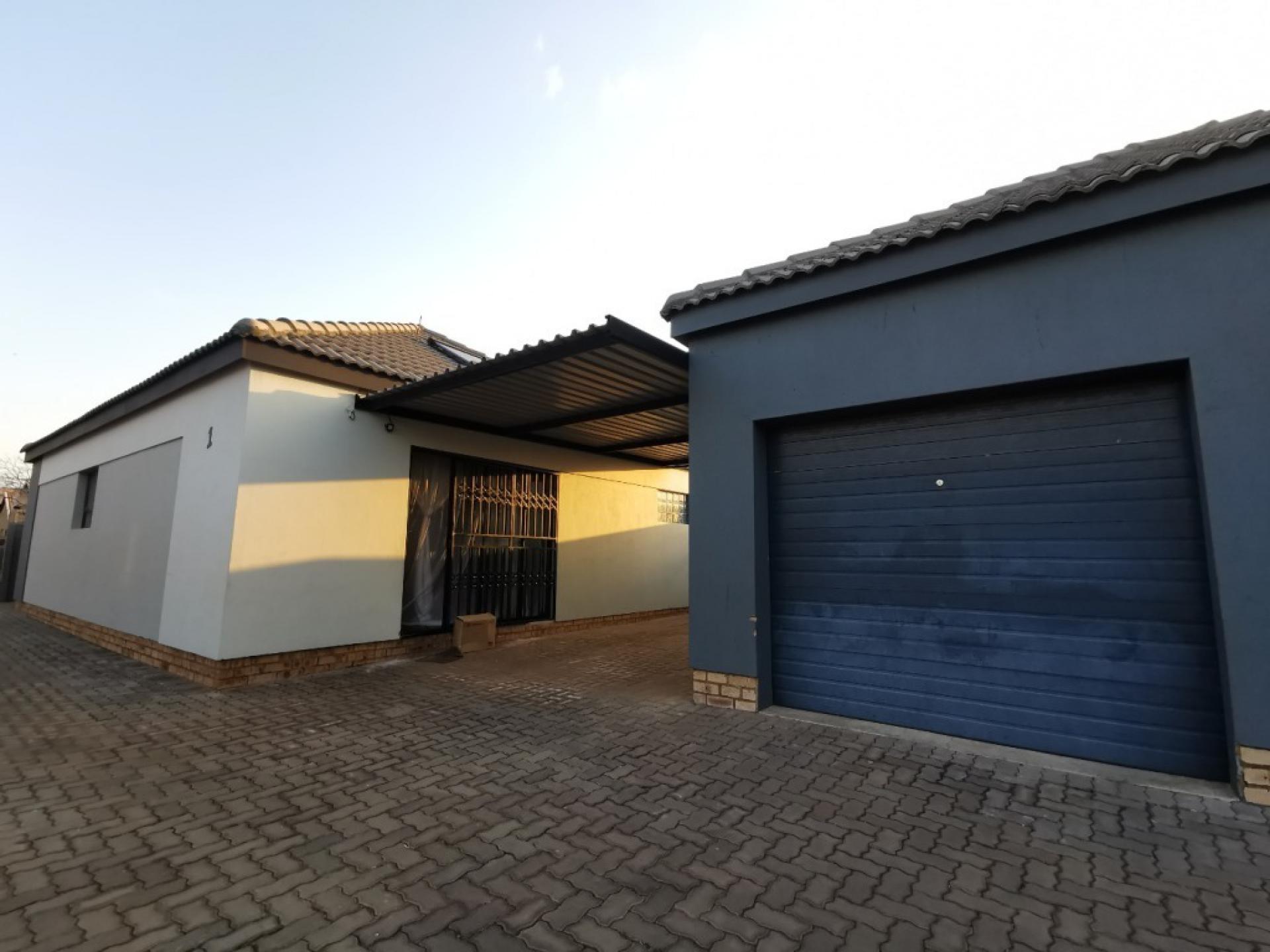  of property in Chantelle