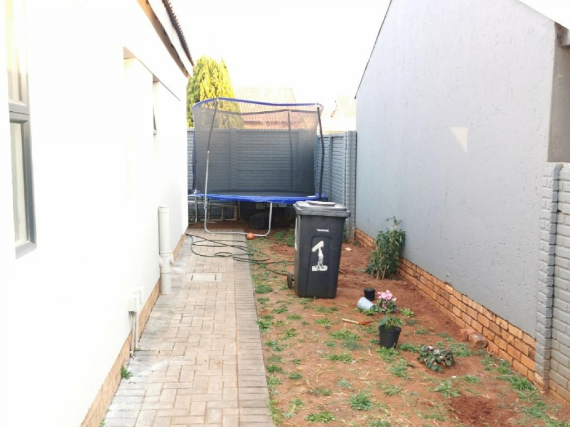  of property in Chantelle