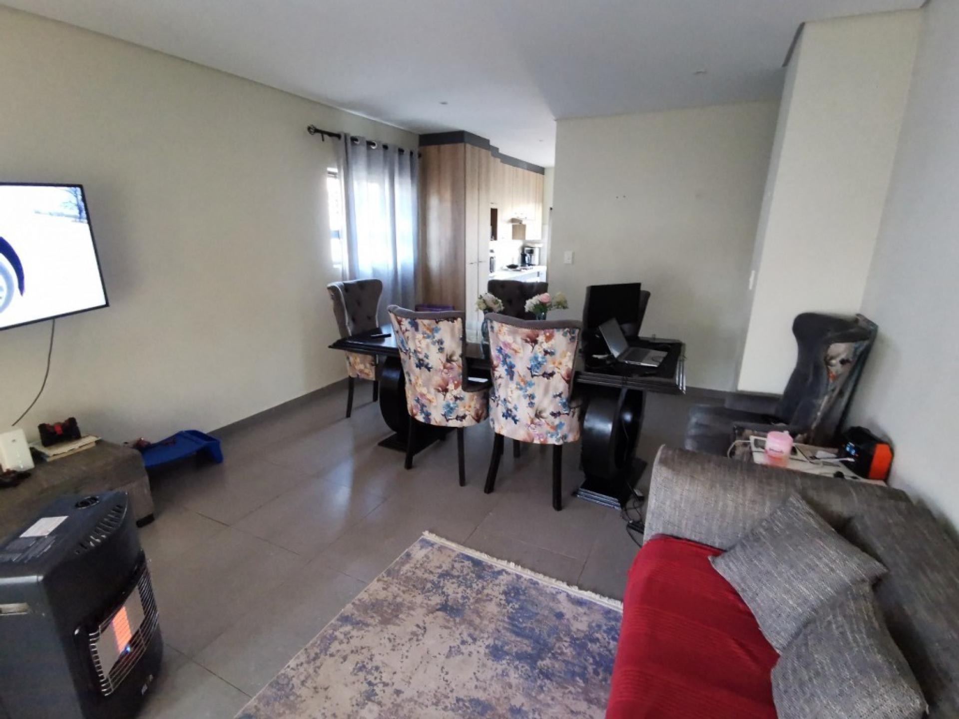  of property in Chantelle