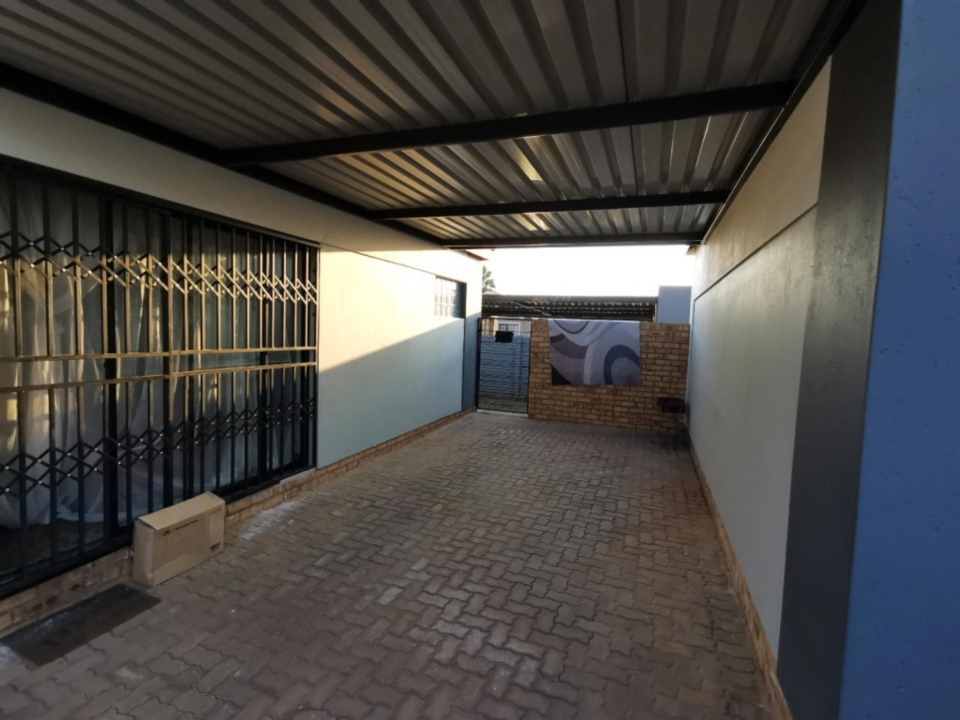  of property in Chantelle