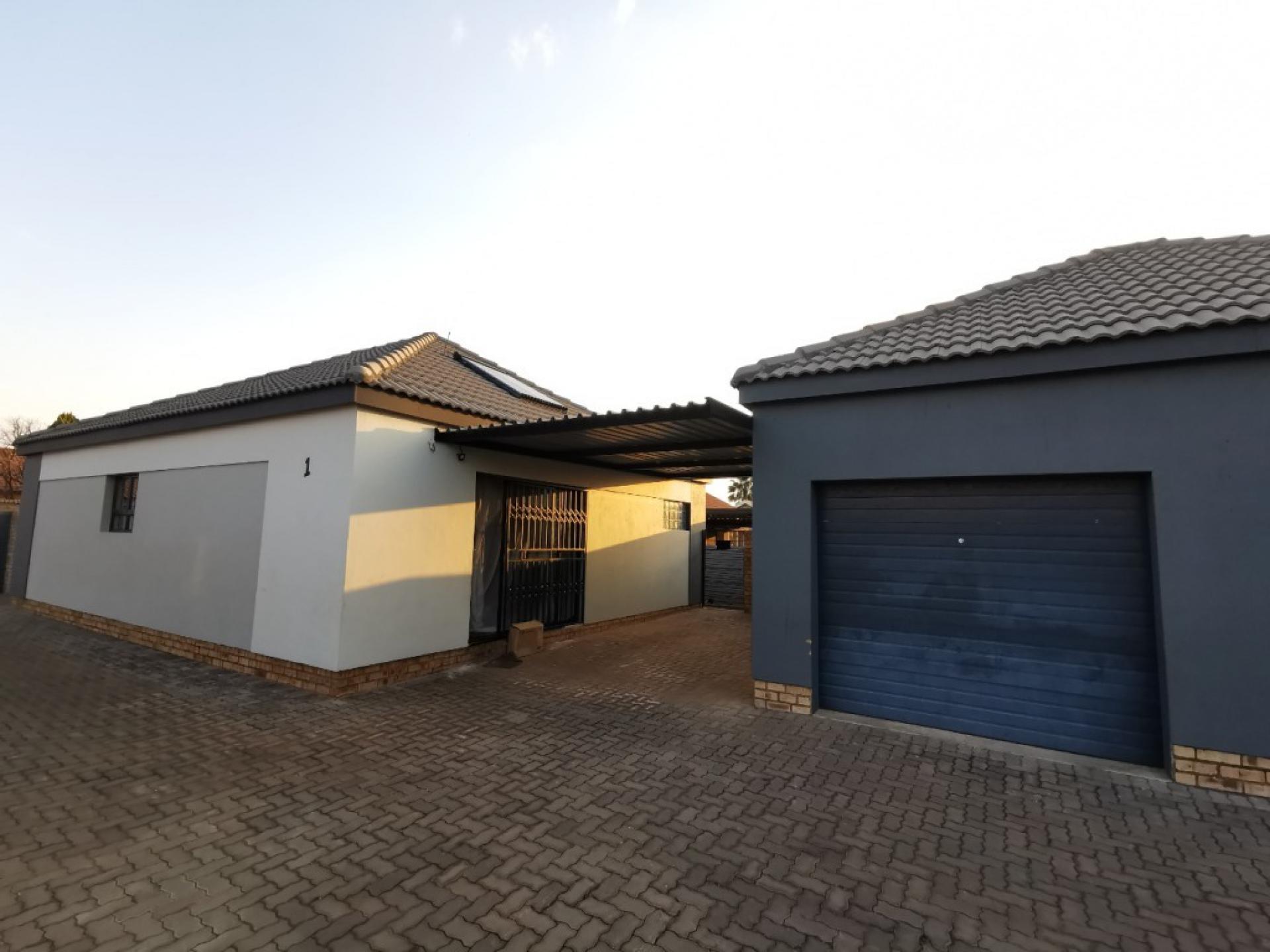  of property in Chantelle