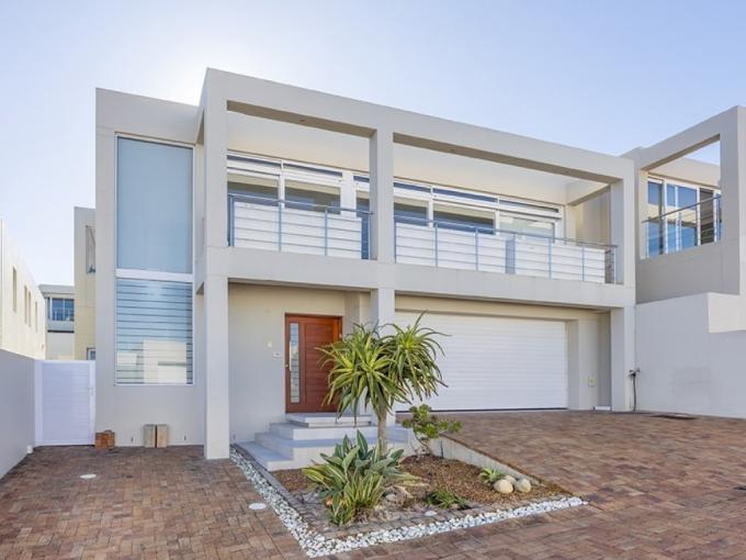 4 Bedroom House for Sale For Sale in Bloubergstrand - MR683065
