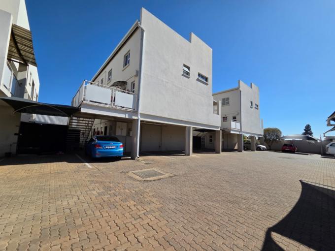 2 Bedroom Simplex for Sale For Sale in Mayberry Park - MR683073