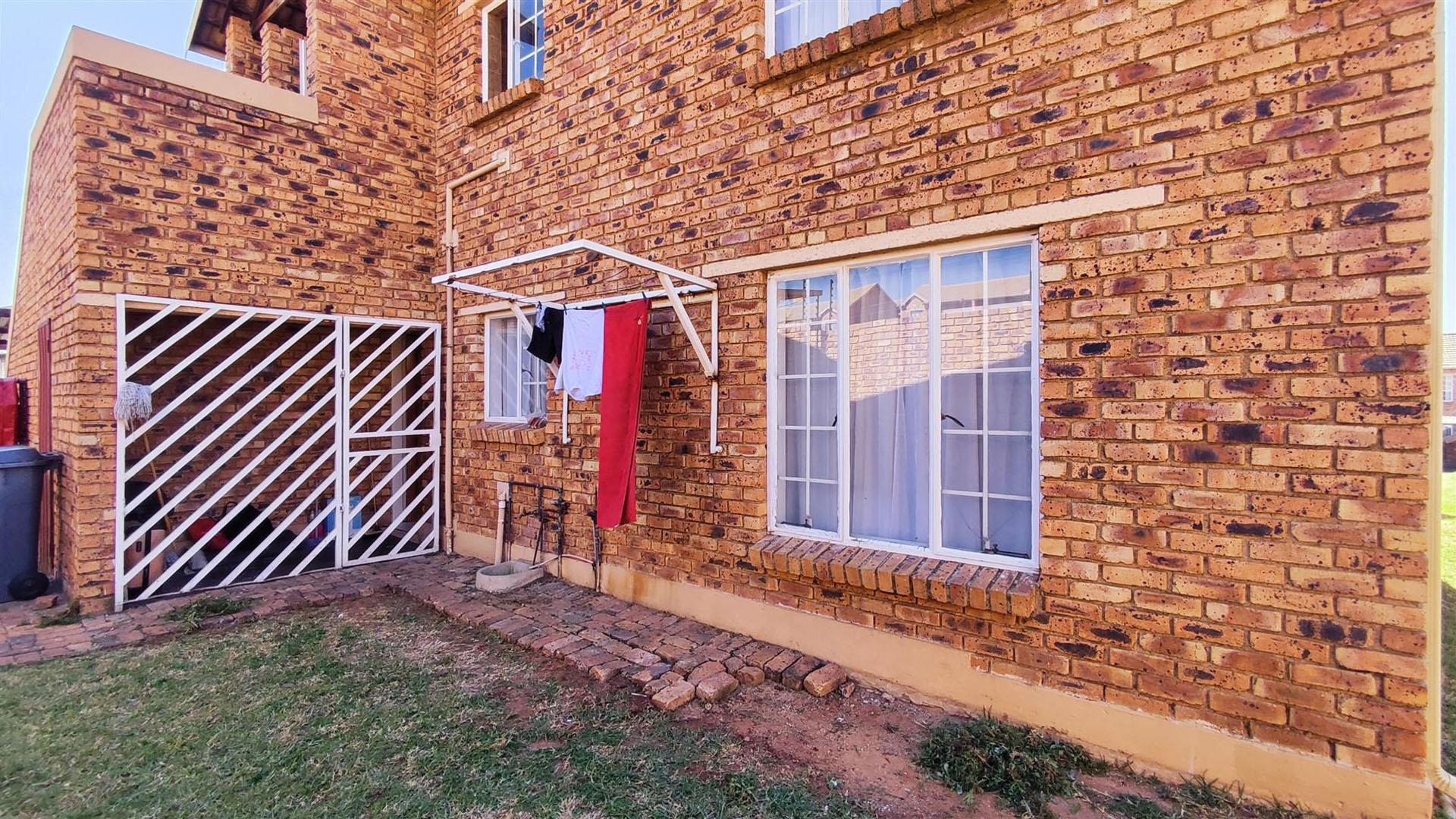 Backyard of property in Chloorkop