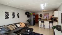 Lounges - 18 square meters of property in Chloorkop