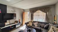 Lounges - 18 square meters of property in Chloorkop