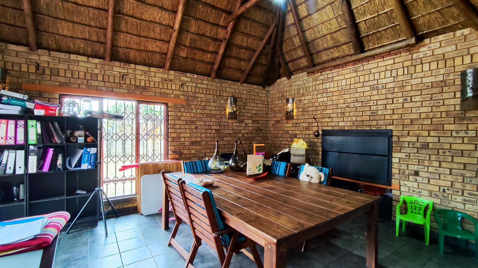 Informal Lounge - 34 square meters of property in Homelands AH