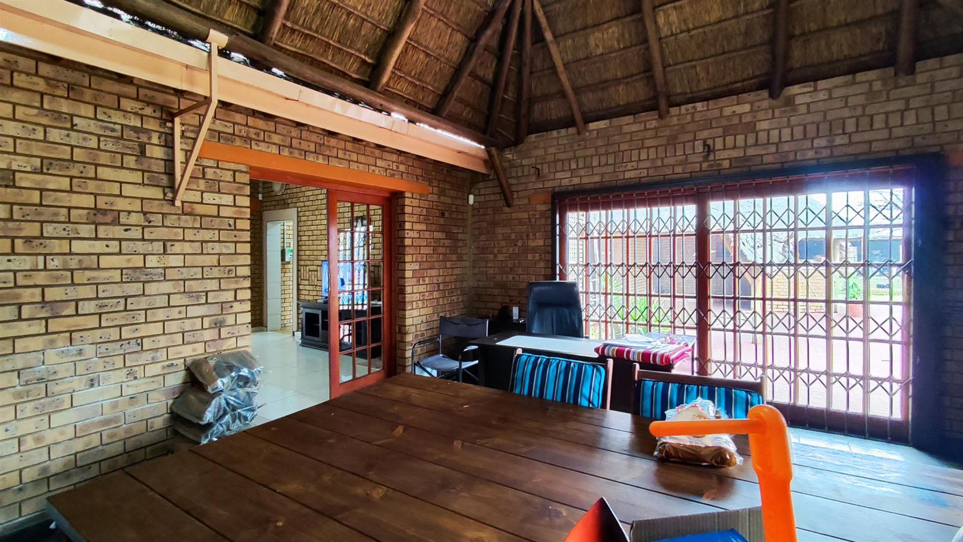 Informal Lounge - 34 square meters of property in Homelands AH