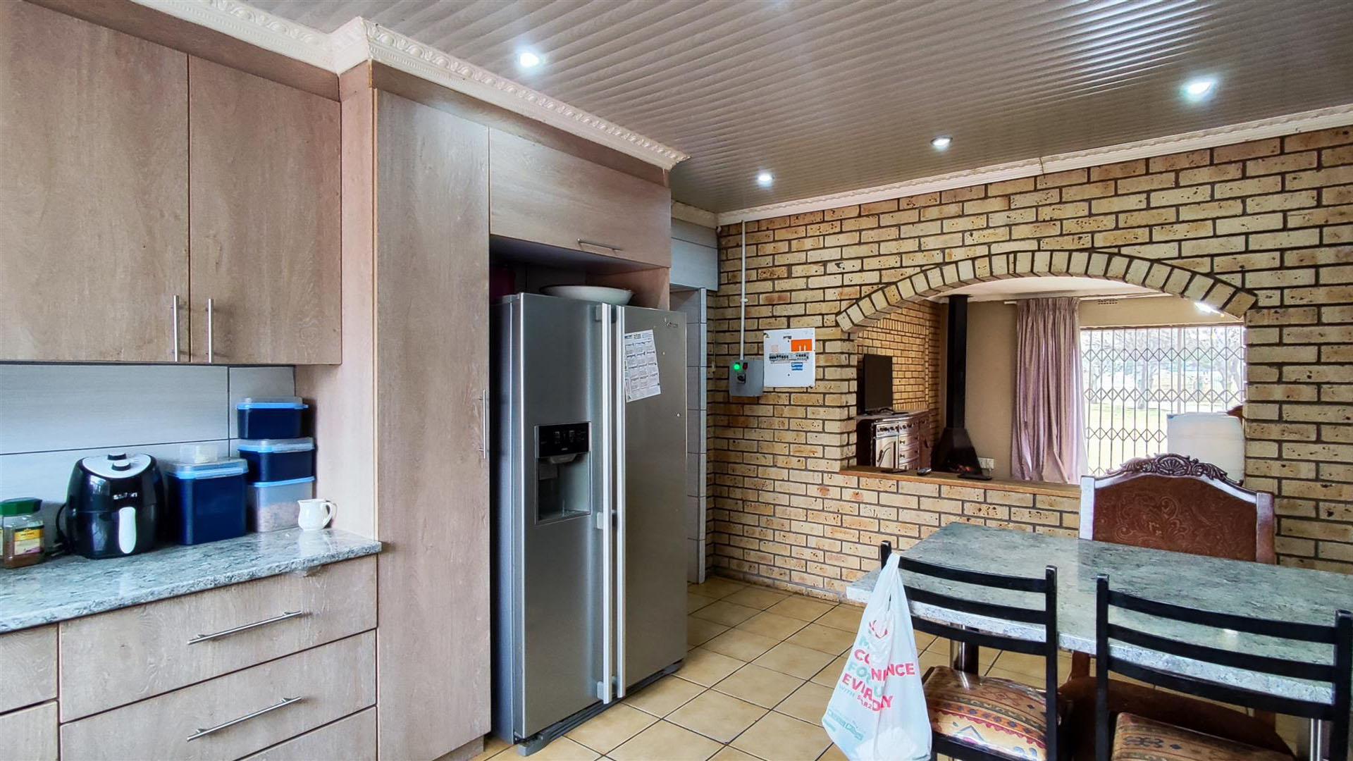 Kitchen - 20 square meters of property in Homelands AH