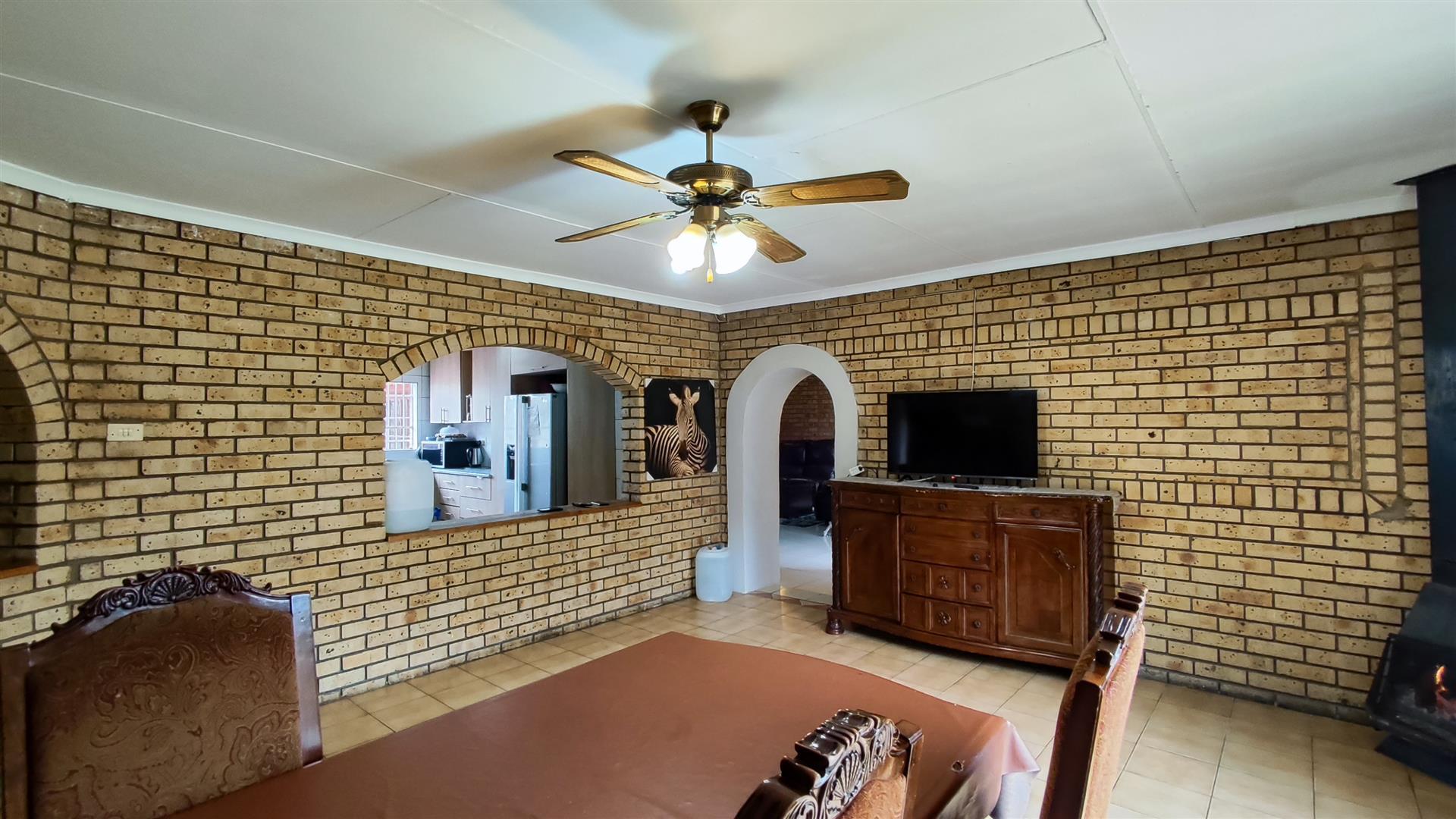 Dining Room - 33 square meters of property in Homelands AH