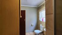 Bathroom 1 - 9 square meters of property in Homelands AH