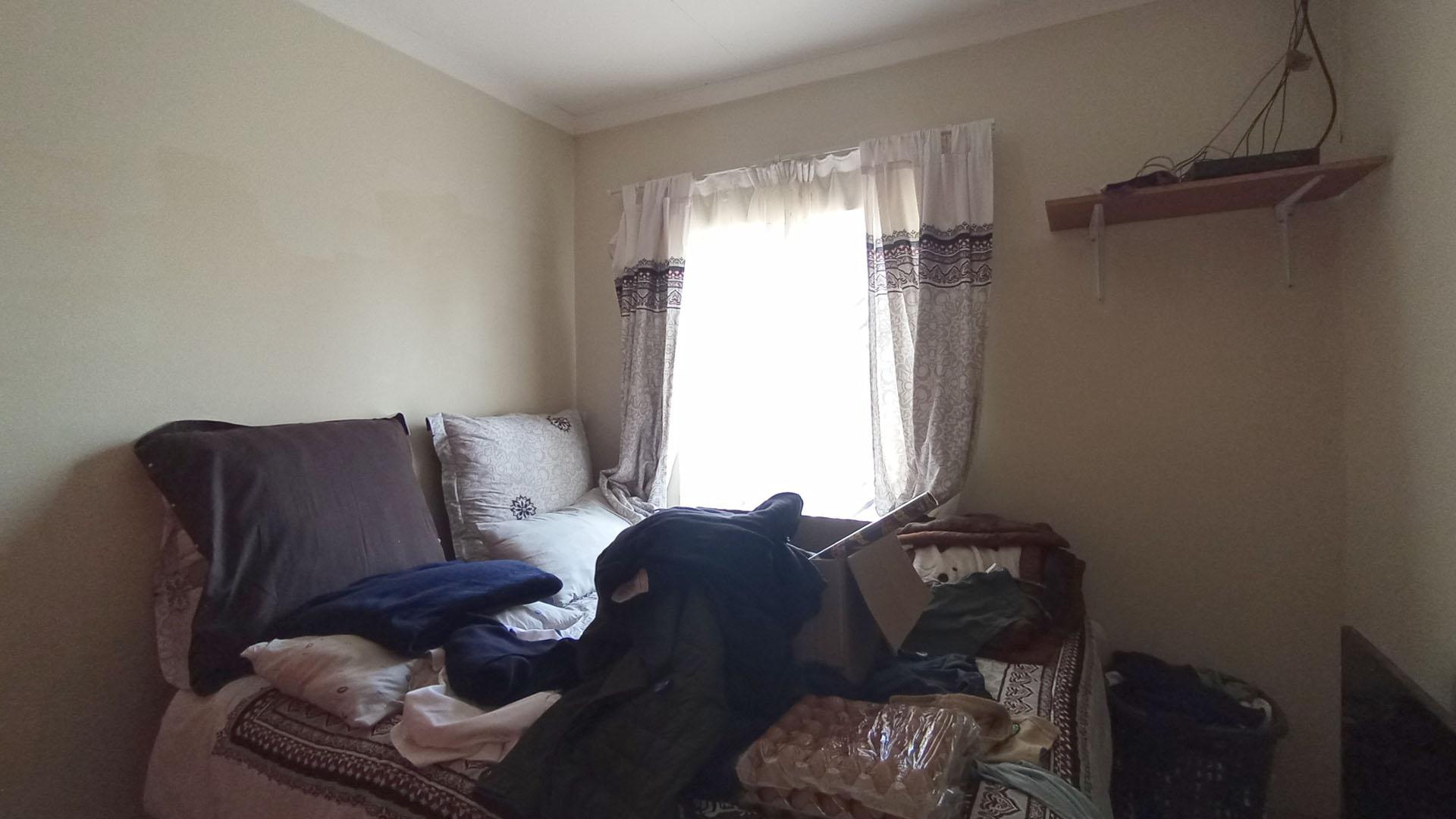 Bed Room 1 - 10 square meters of property in Kirkney