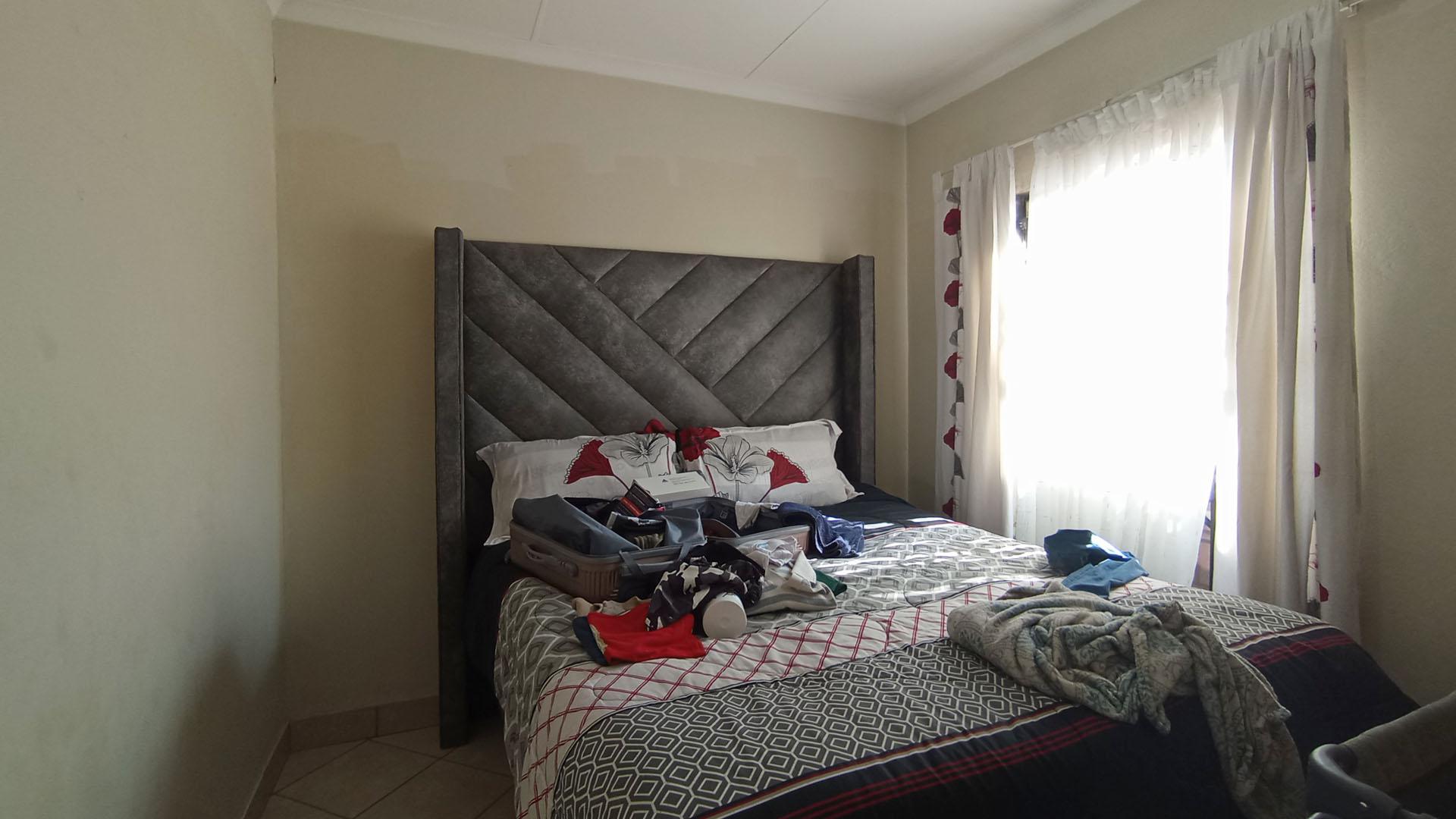 Bed Room 2 - 9 square meters of property in Kirkney