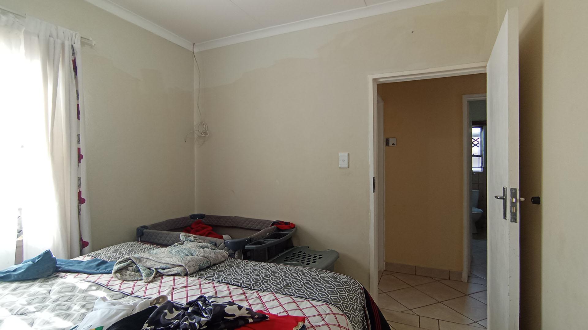 Bed Room 2 - 9 square meters of property in Kirkney