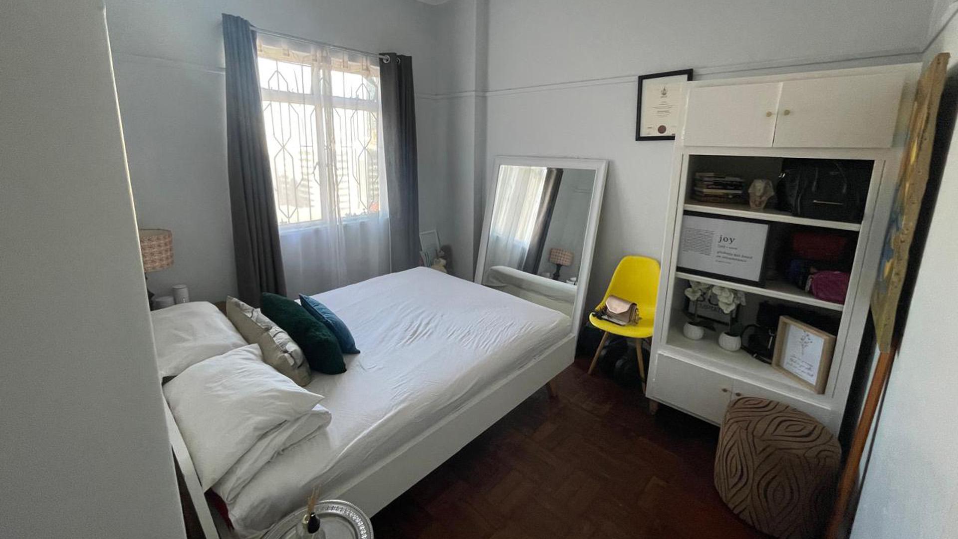 Bed Room 1 of property in Johannesburg Central