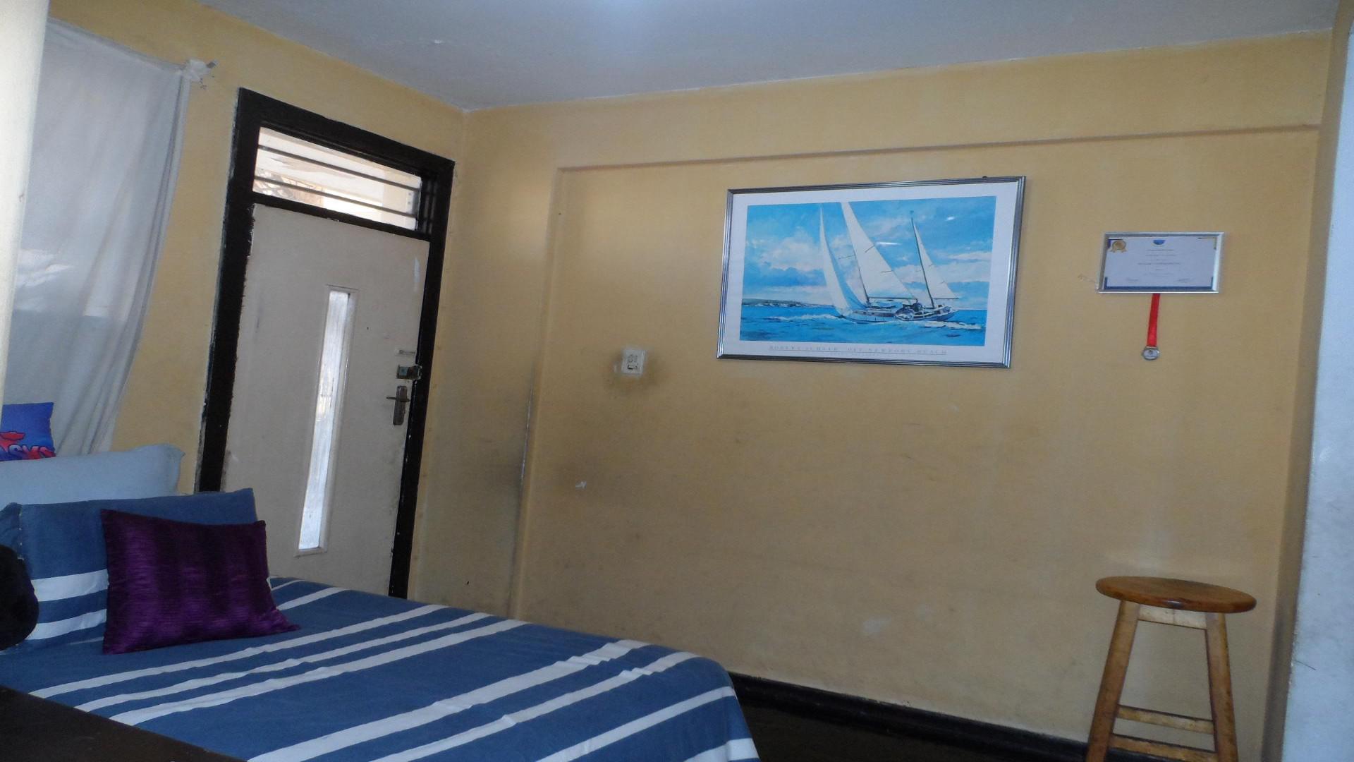 Bed Room 1 of property in Hillbrow