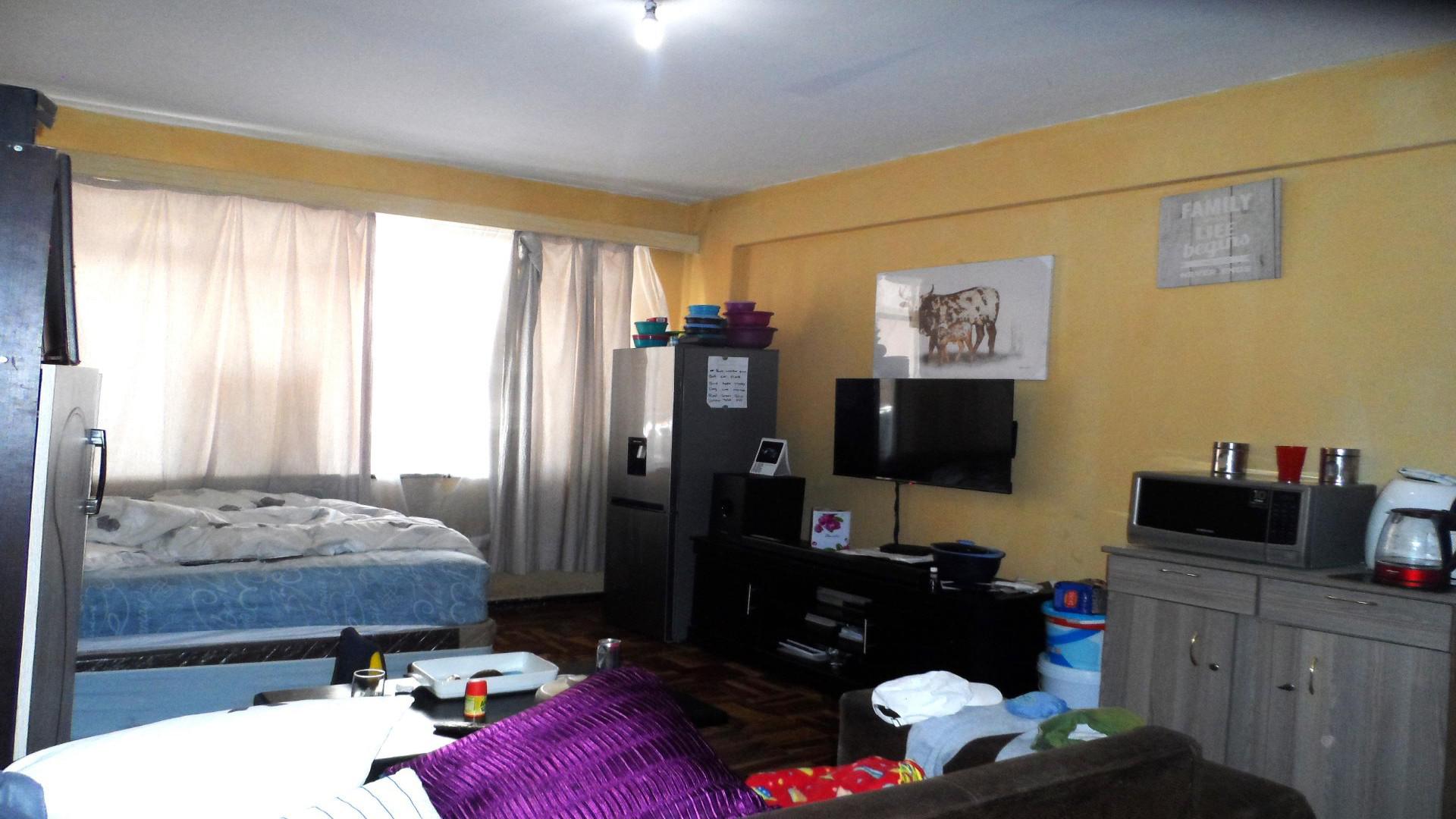 Bed Room 3 of property in Hillbrow