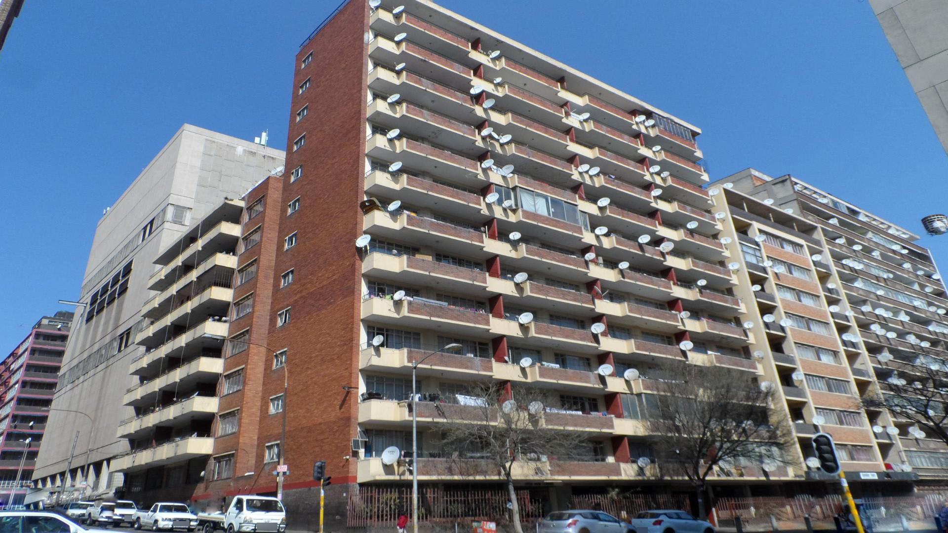 Front View of property in Hillbrow