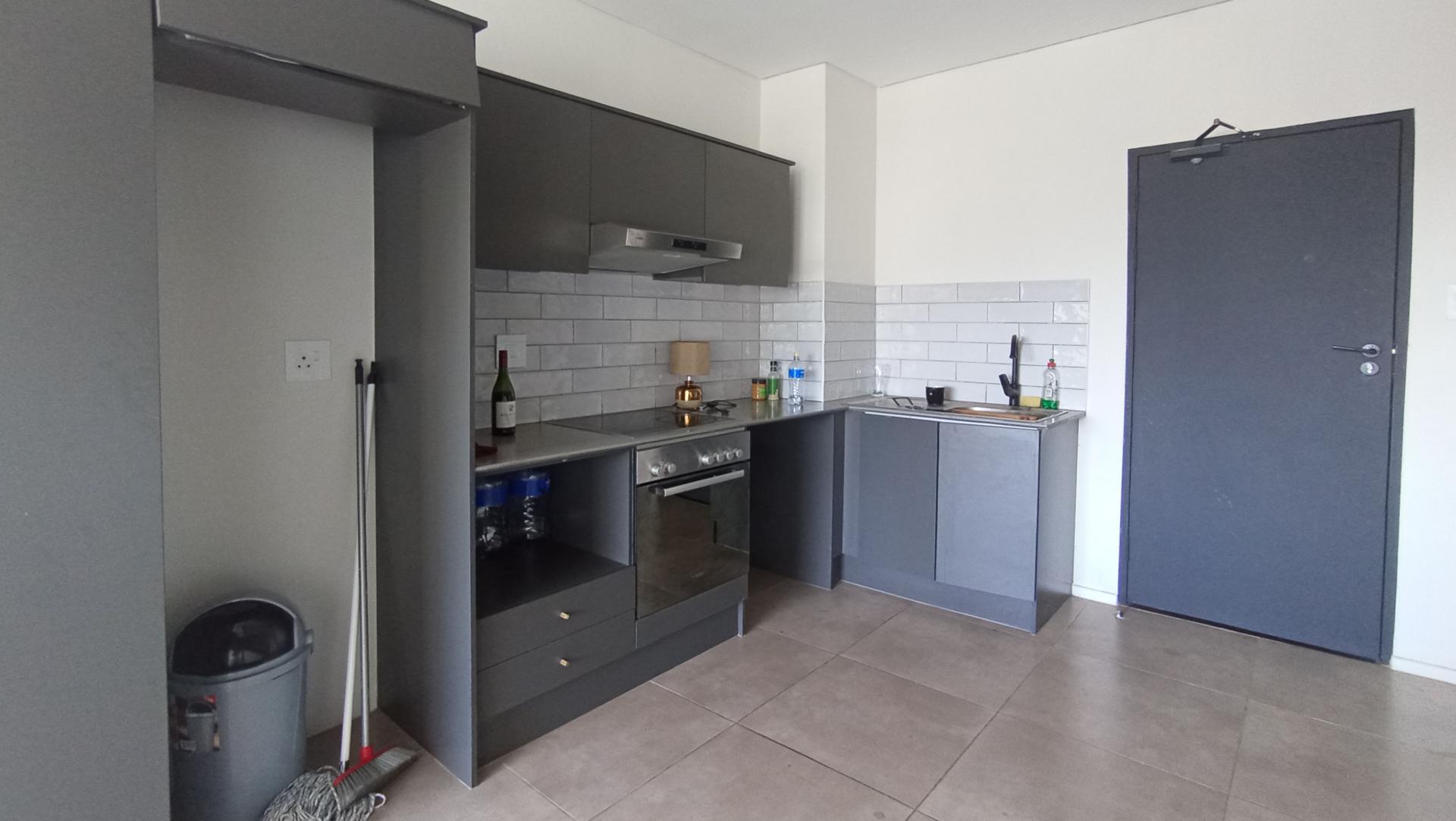 Kitchen - 13 square meters of property in Sandown