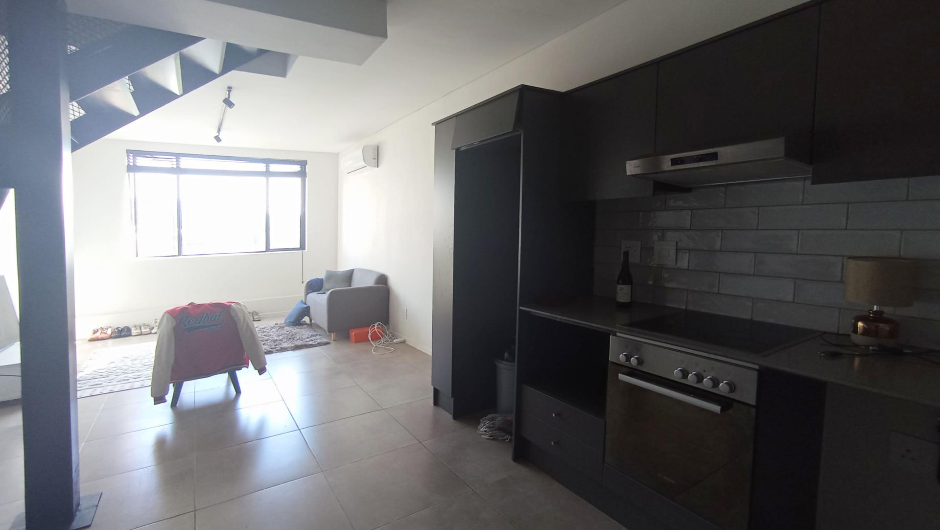 Kitchen - 13 square meters of property in Sandown