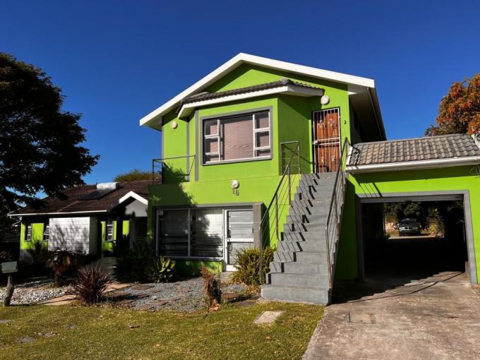 5 Bedroom House for Sale For Sale in Beacon Bay - MR683148