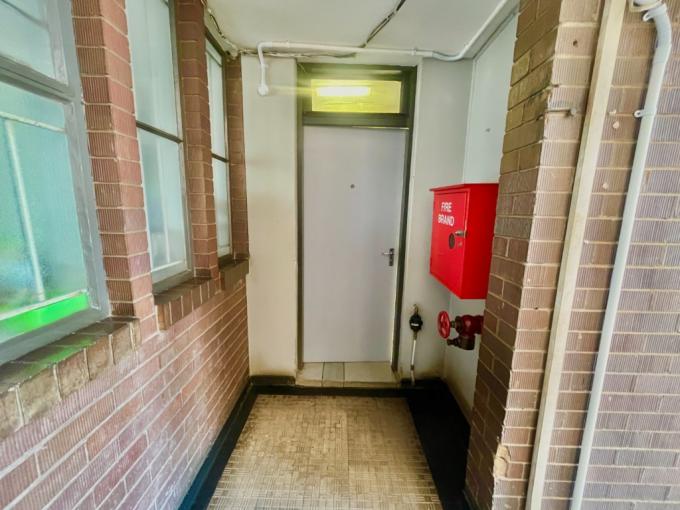 1 Bedroom Apartment for Sale For Sale in Braamfontein - MR683182