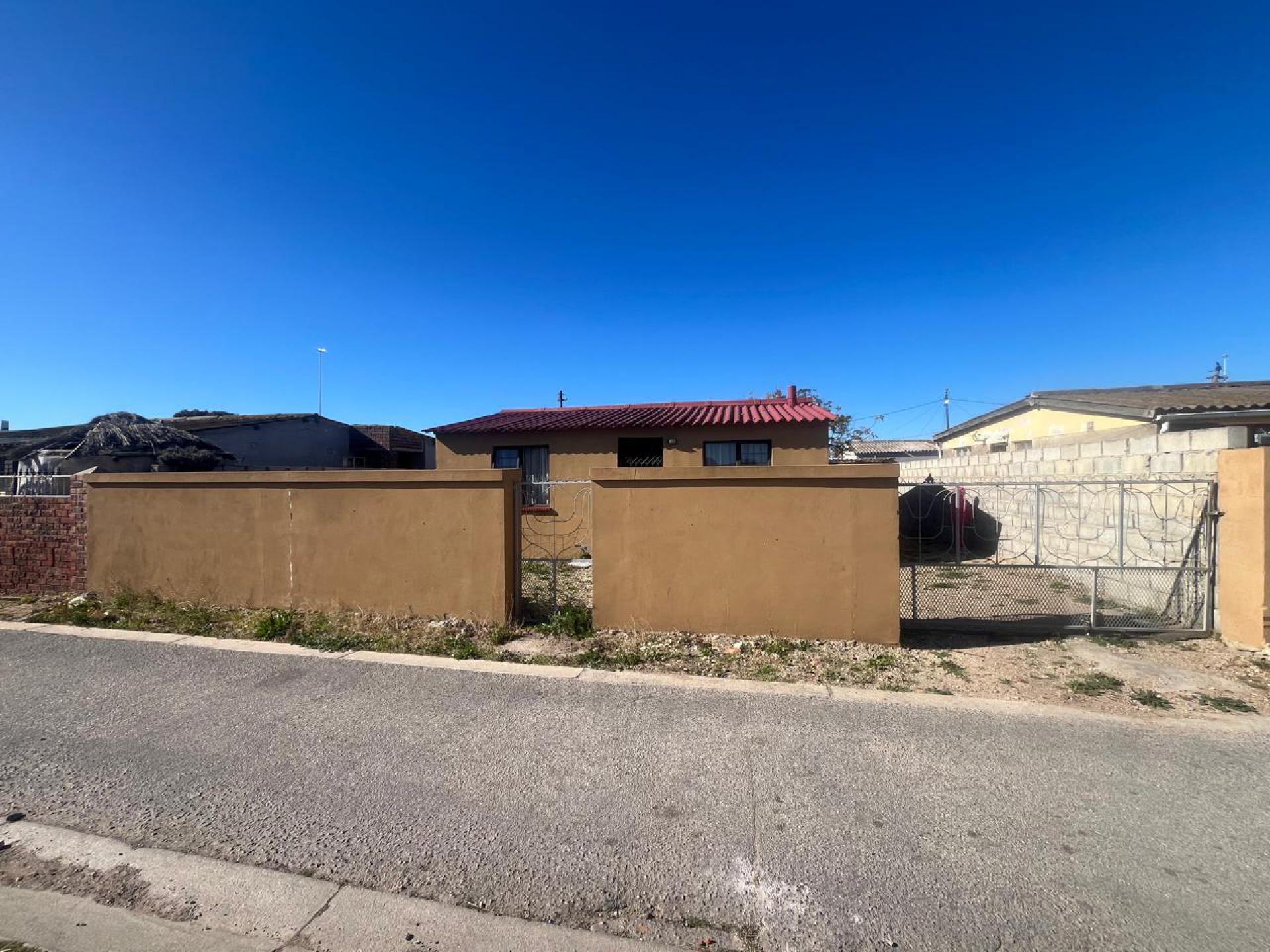 Front View of property in Ibhayi (Zwide)