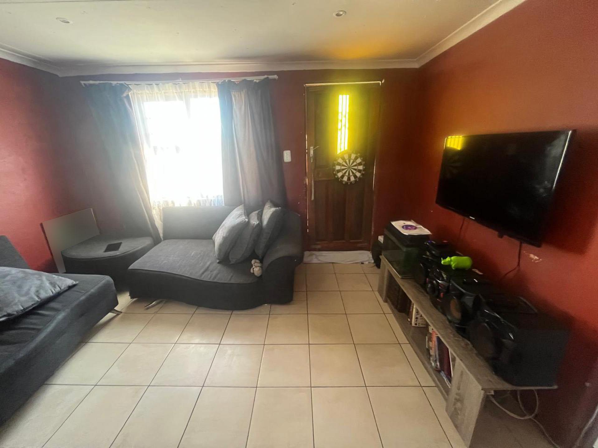 Lounges of property in KwaZakhele