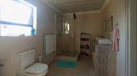 Main Bathroom - 13 square meters of property in Silverton