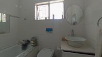 Bathroom 1 - 7 square meters of property in Silverton