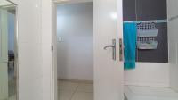 Bathroom 1 - 7 square meters of property in Silverton