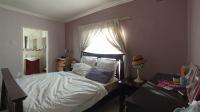 Bed Room 1 - 18 square meters of property in Silverton
