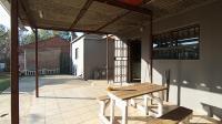 Patio - 17 square meters of property in Silverton