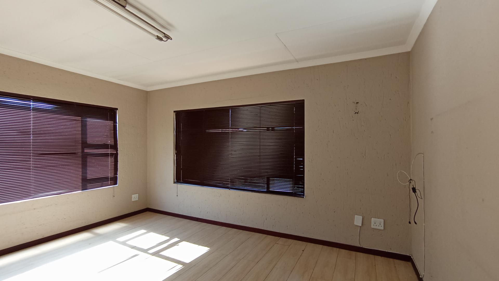 Spaces - 37 square meters of property in Eden Glen