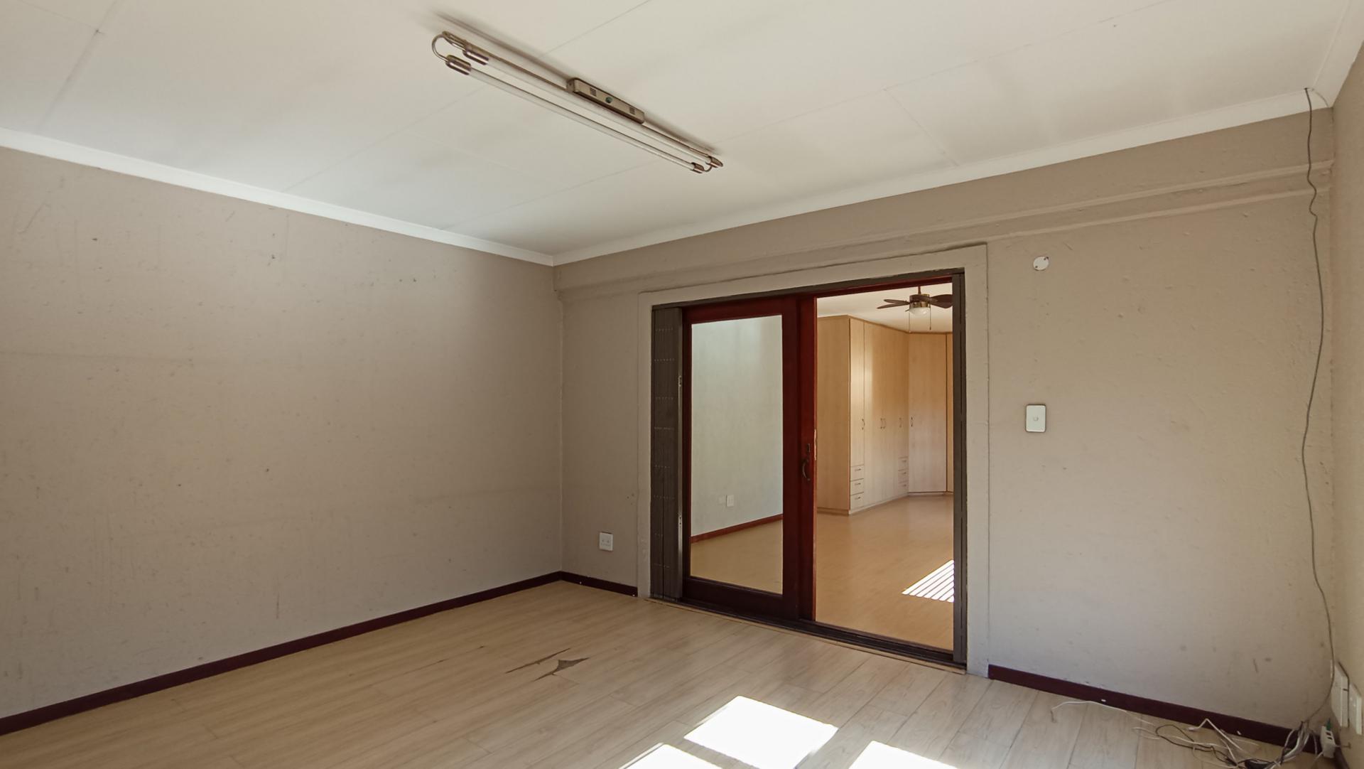 Spaces - 37 square meters of property in Eden Glen