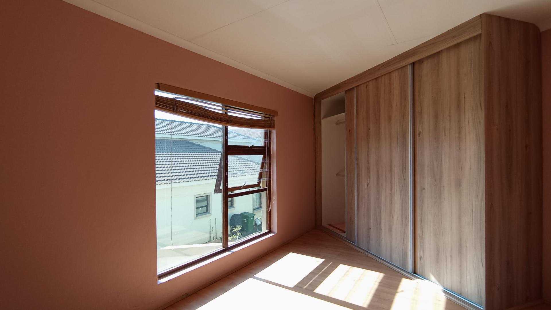 Bed Room 4 - 14 square meters of property in Eden Glen