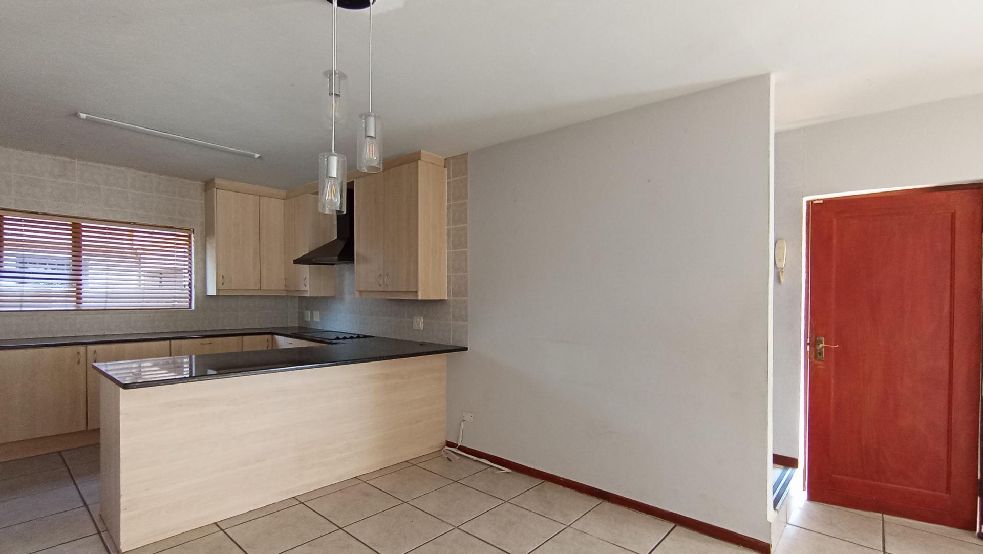 Kitchen - 13 square meters of property in Eden Glen