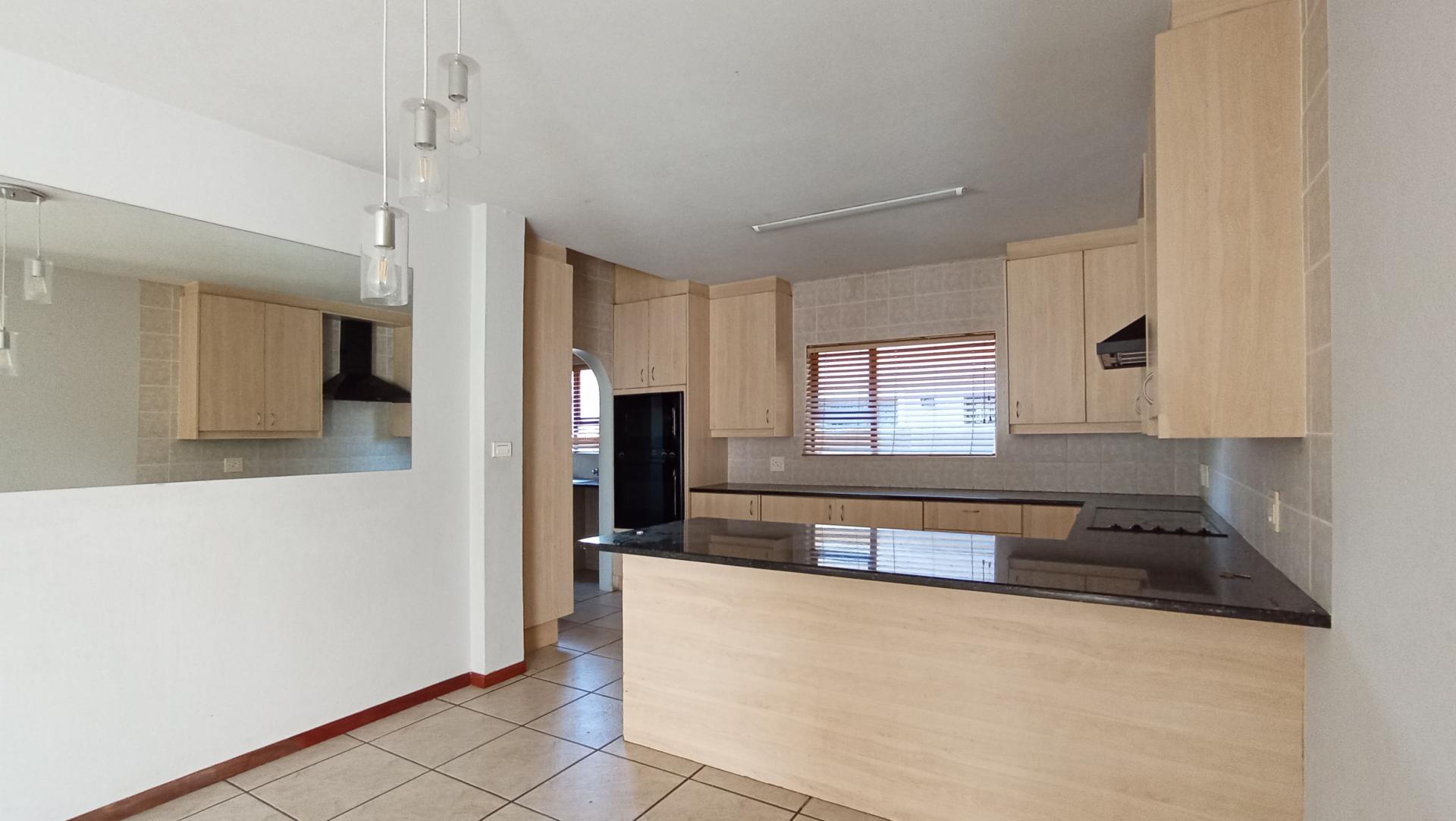 Kitchen - 13 square meters of property in Eden Glen