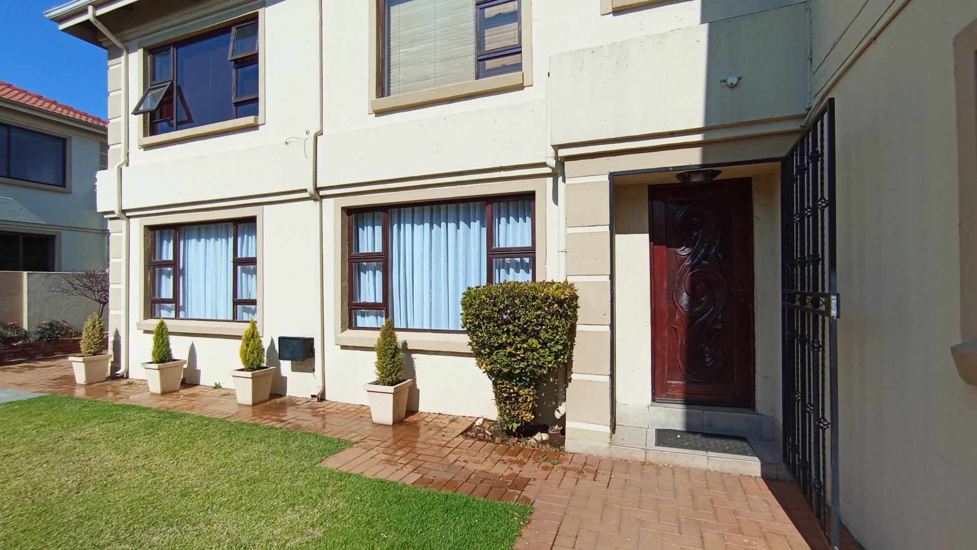 Front View of property in Eden Glen