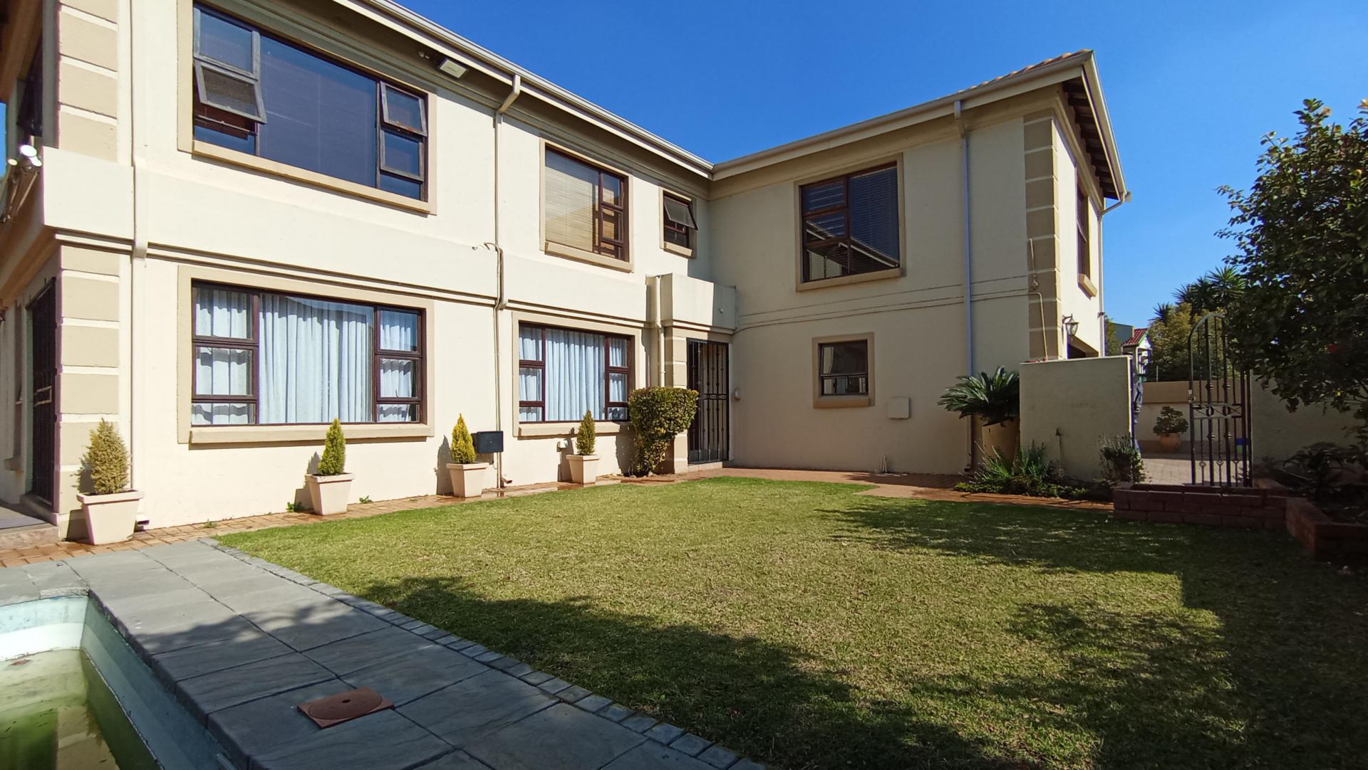 Front View of property in Eden Glen