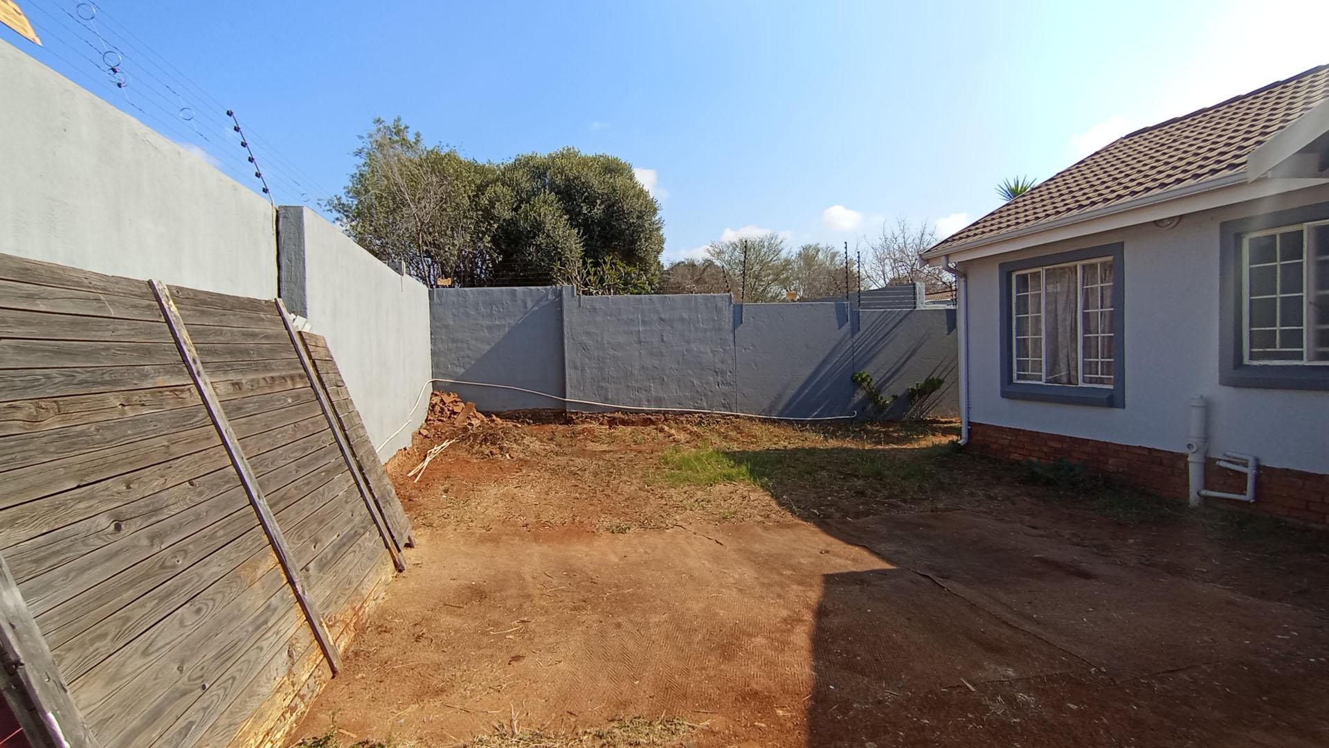 Backyard of property in Amandasig