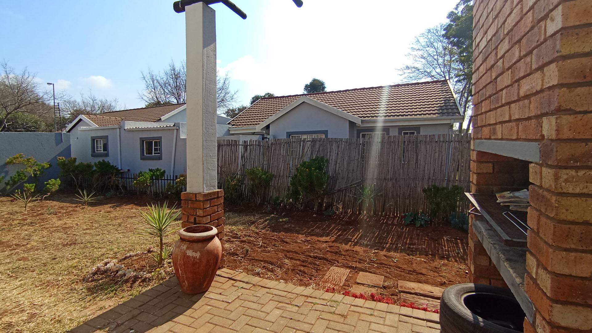 Patio - 9 square meters of property in Amandasig