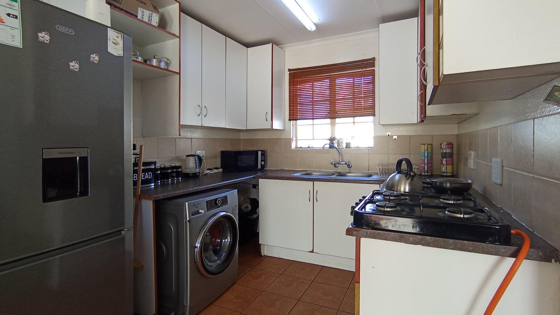 Kitchen - 7 square meters of property in Amandasig