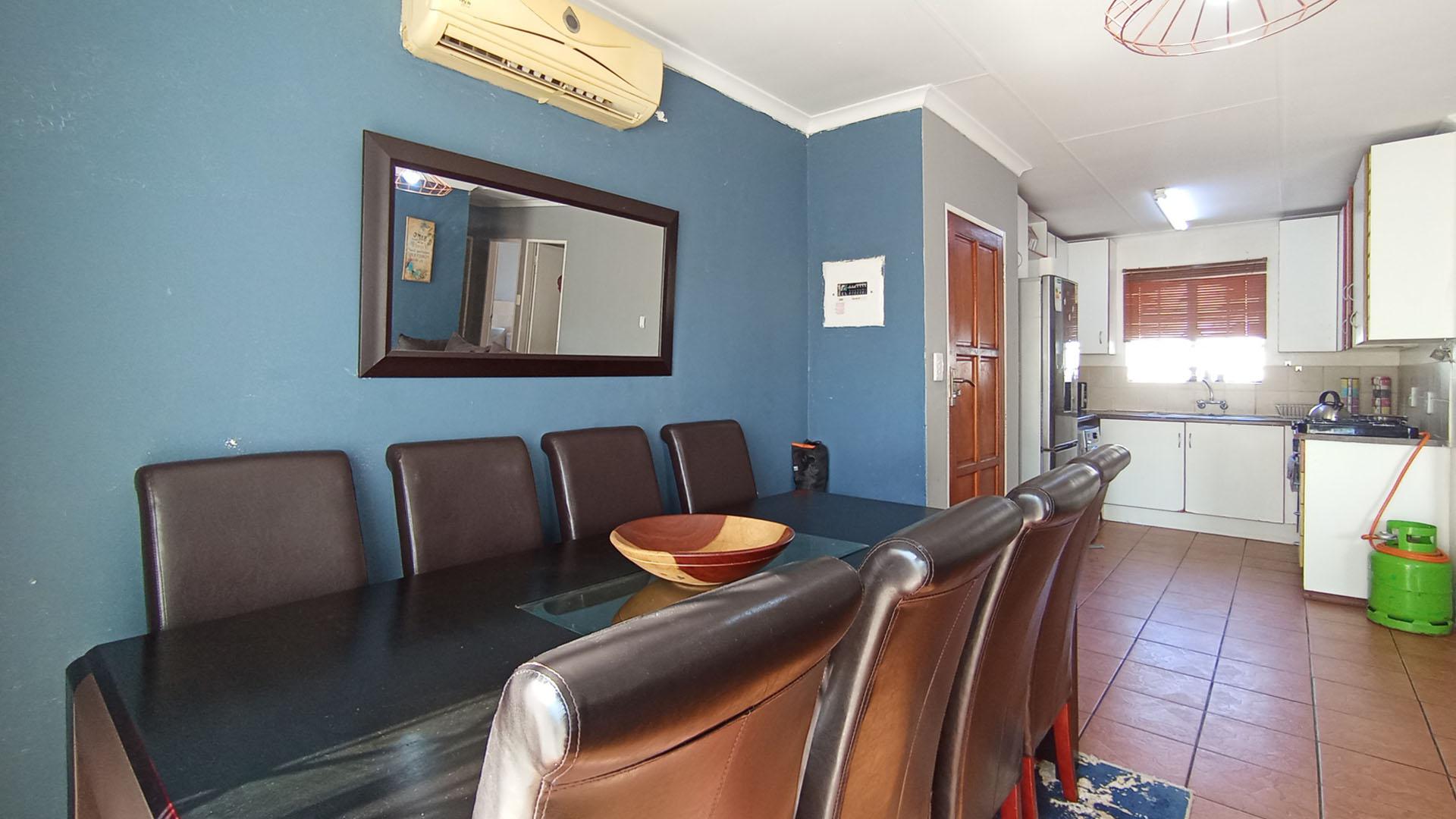 Dining Room - 9 square meters of property in Amandasig